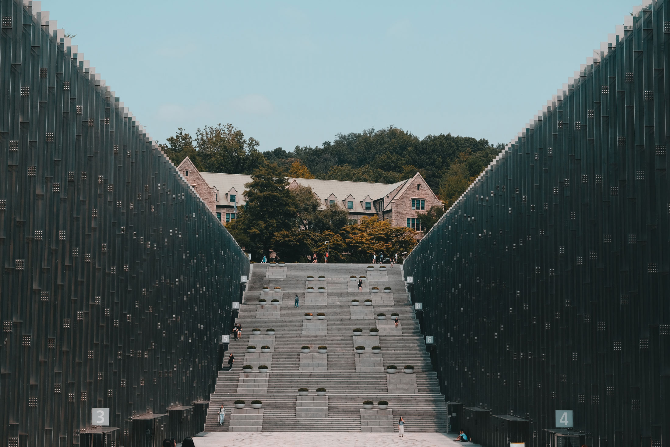 Ewha Womans University Archives Avontuura