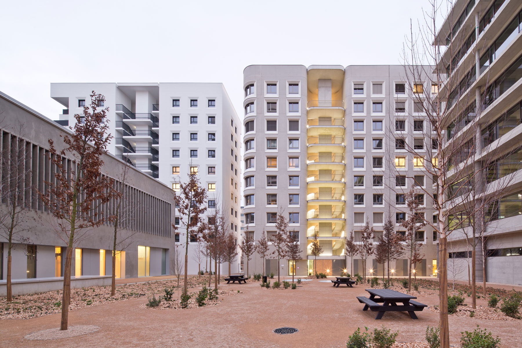 Îlot A3 by Herzog & de Meuron