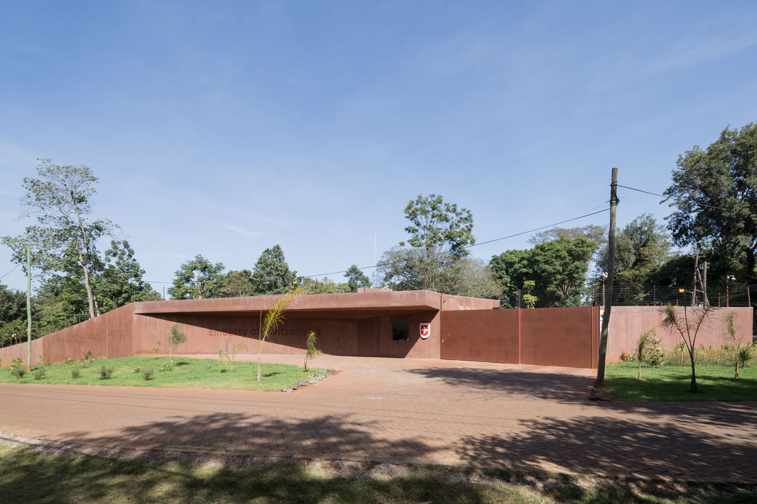 Swiss Embassy in Nairobi by Roeoesli & Maeder