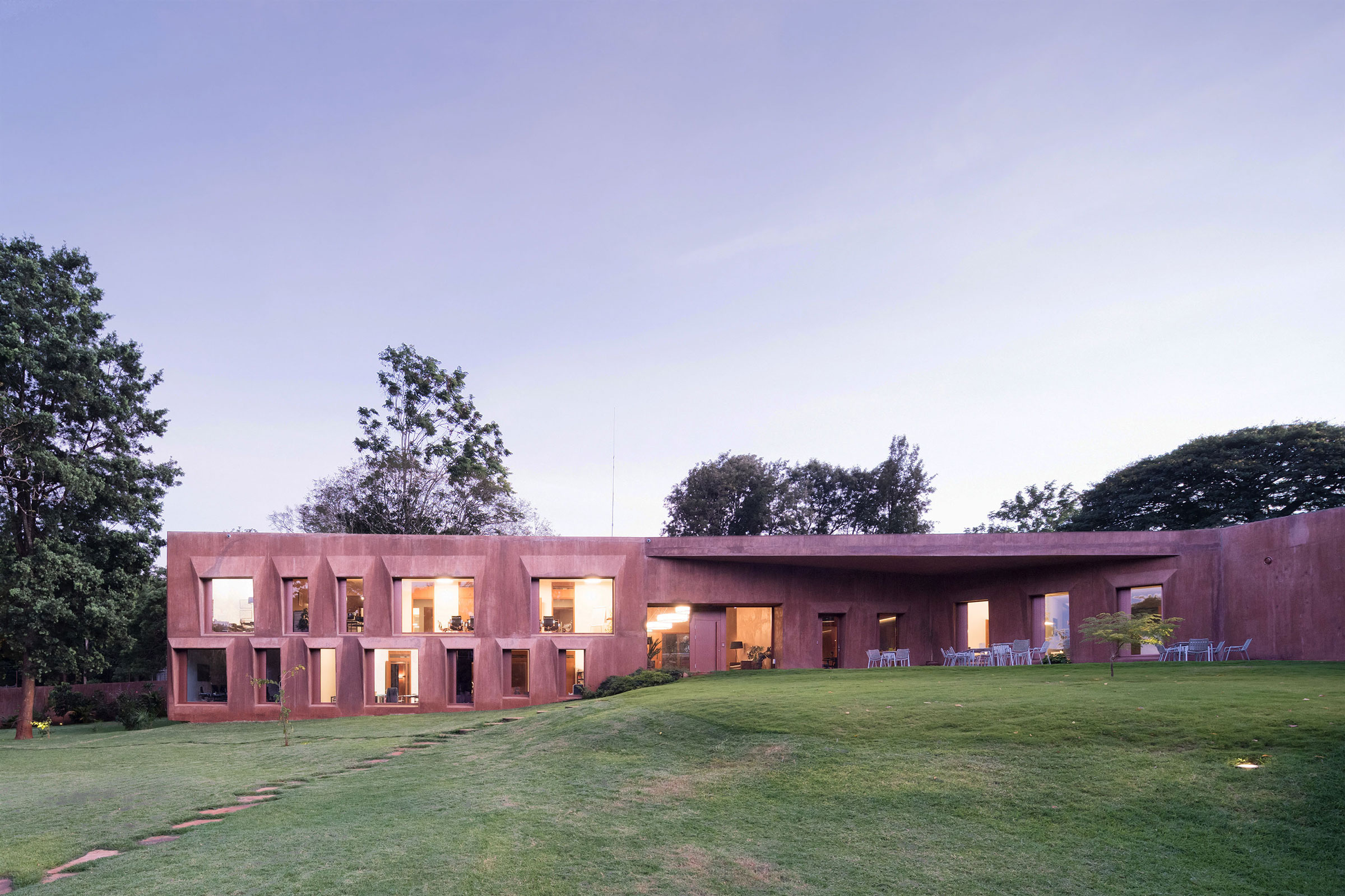 Swiss Embassy in Nairobi by Roeoesli & Maeder