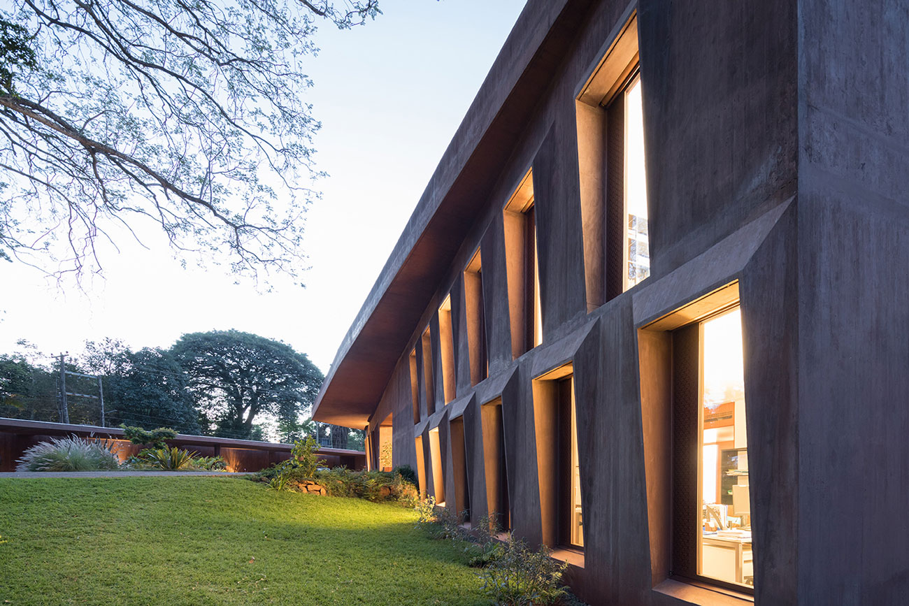 Swiss Embassy in Nairobi by Roeoesli & Maeder
