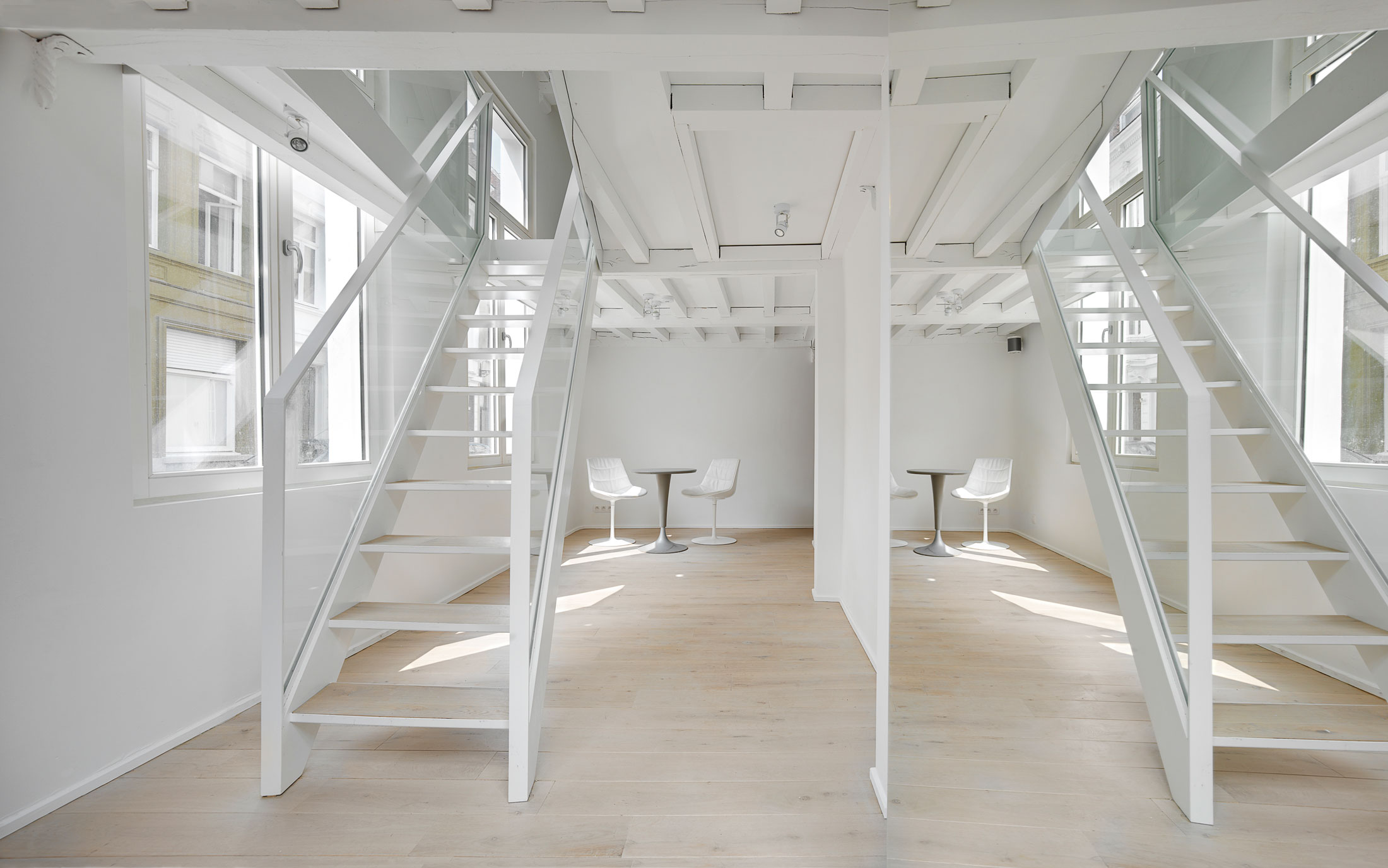 One Room Hotel by dmvA Architecten