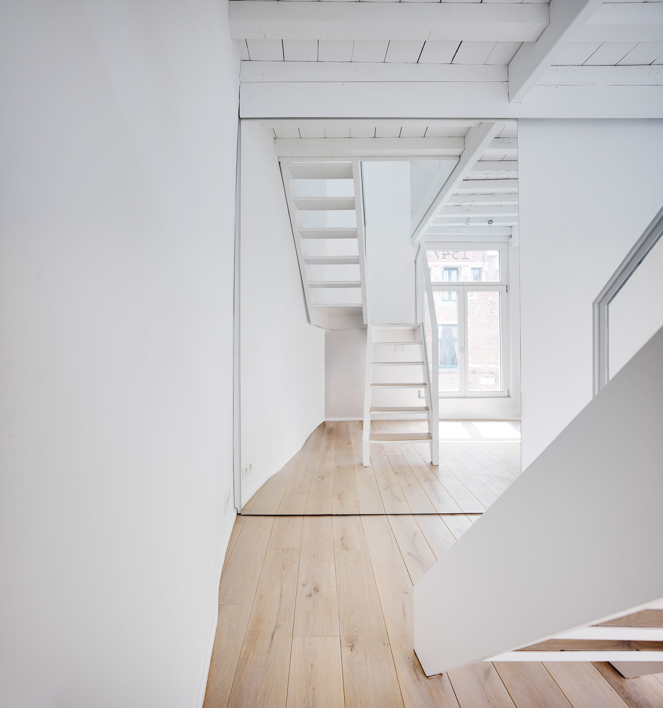 One Room Hotel by dmvA Architecten