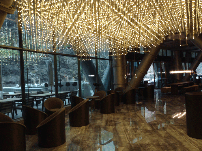New Shanghai Hotel is Built Inside a Disused Quarry - Åvontuura