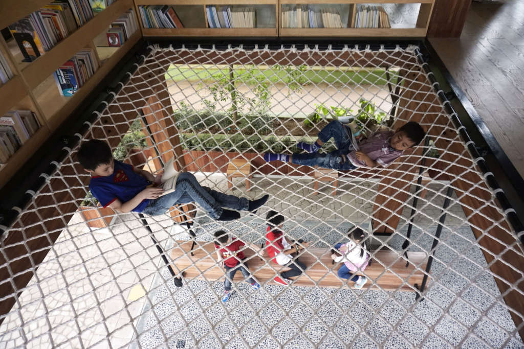 This outdoor library in Indonesia is made entirely out of FSC-certified  wood - Åvontuura