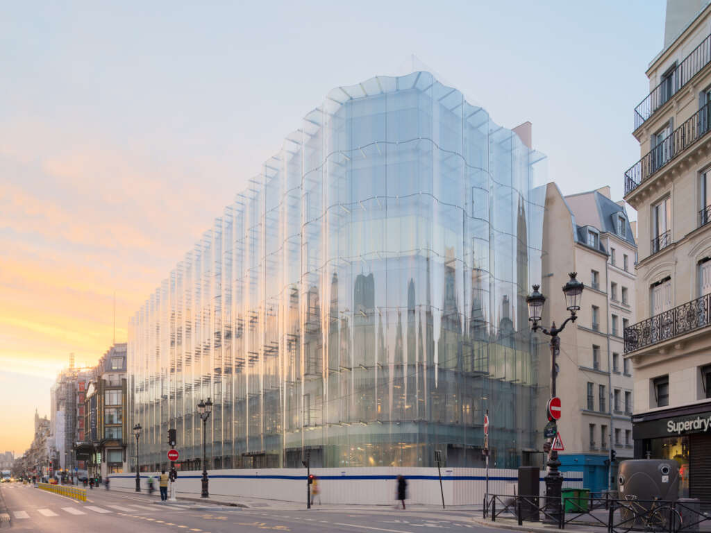Featuring a rippling glass facade by SANAA, the fully restored La Samaritaine  department store opens in Paris after 16 years, News