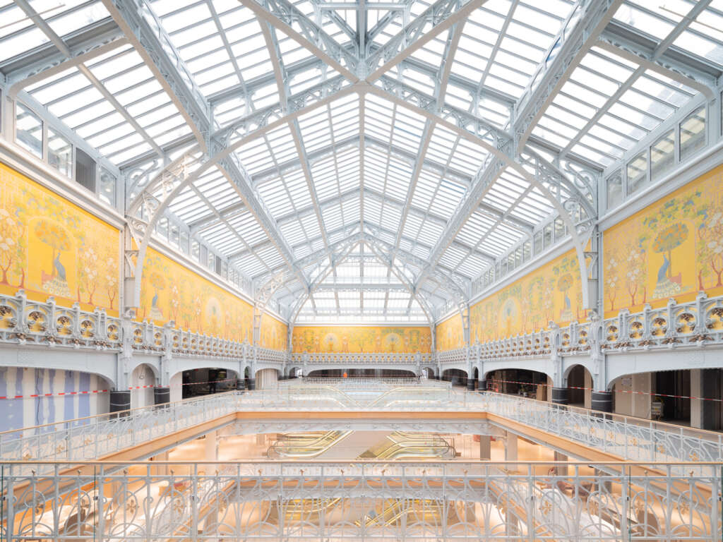 Frameweb  Paris's historic La Samaritaine department store