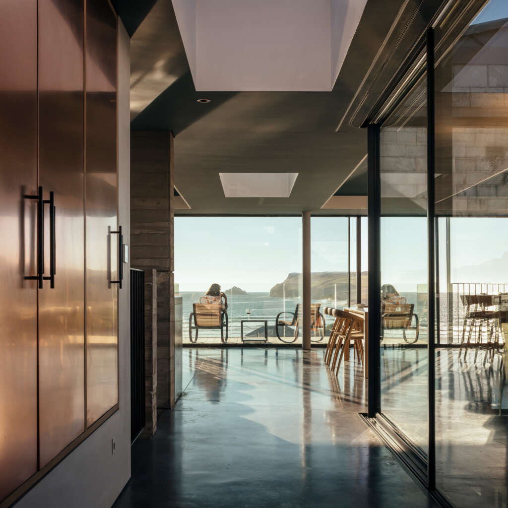 House with Courtyards Invisible Studio