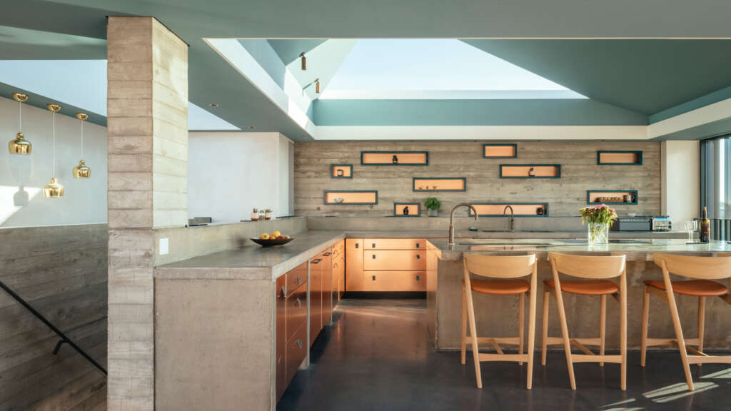 House with Courtyards Invisible Studio