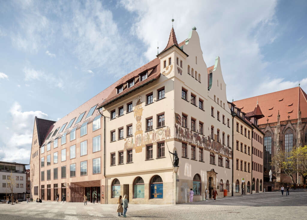 Rumah Dagang Kamar Dagang dan Industri Nuremberg Behles & Jochimsen Architekten BDA Hauptmarkt
