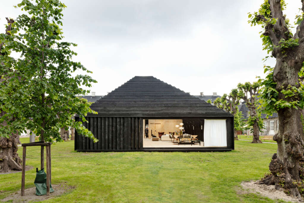 Henning Larsen menyelesaikan paviliun taman sementara yang dirancang untuk dibongkar