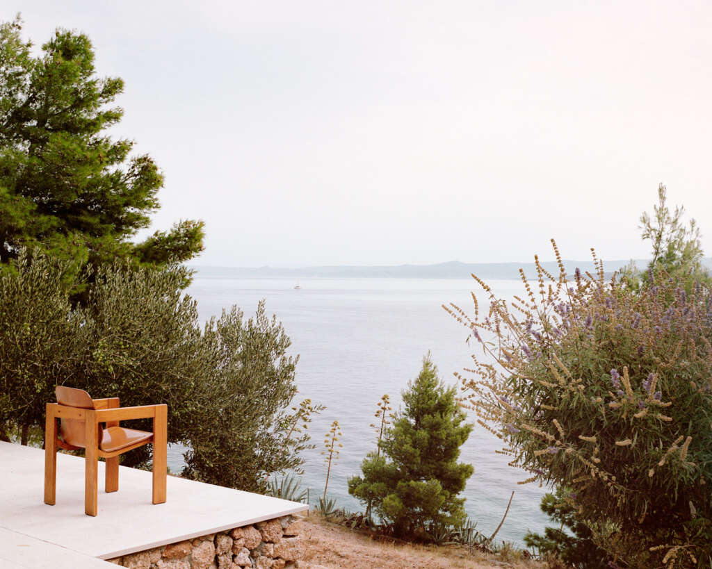 Sea House Studio Bressan Kroasia Atap Hijau Simone Bossi Emanuele Bressan