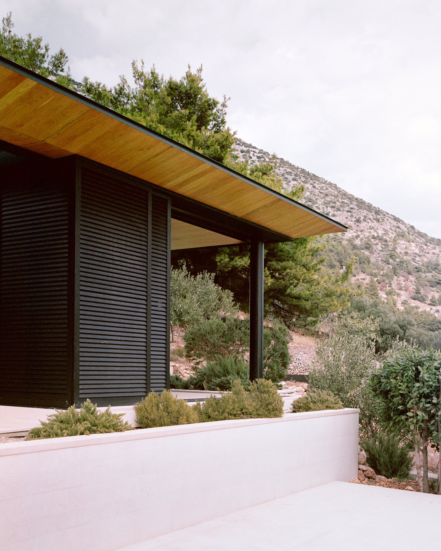 Sea House Studio Bressan Kroasia Atap Hijau Simone Bossi Emanuele Bressan
