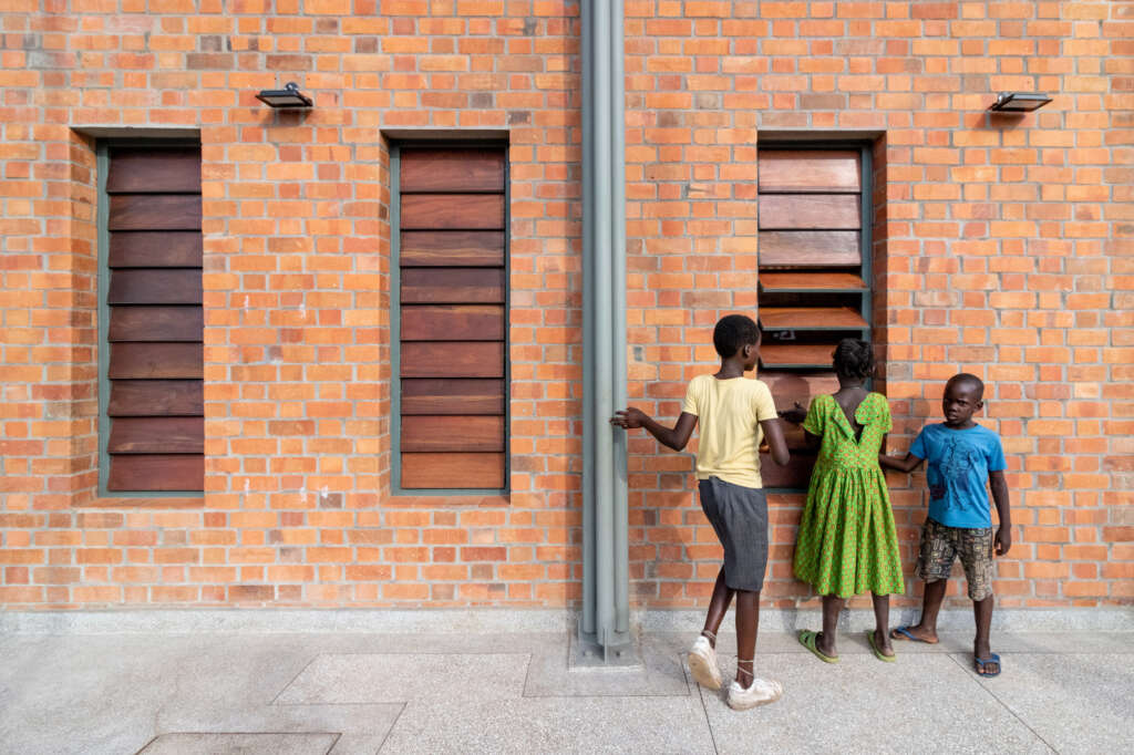 Pusat Komunitas Kamwokya Arsitektur Keré Kampala Uganda
