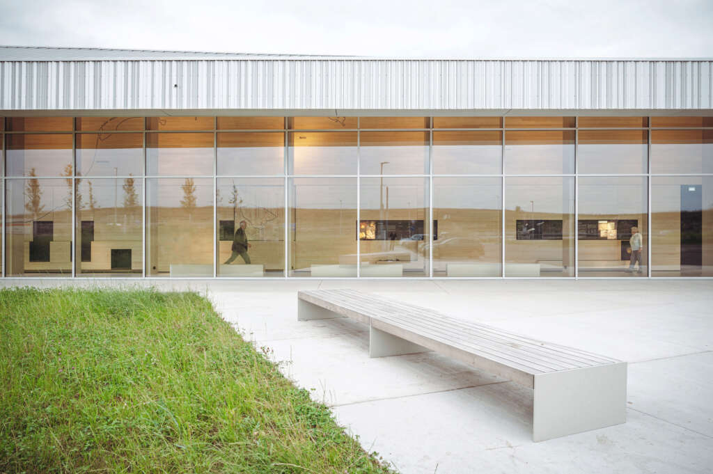 Lebinger Fürsten Hügel Service Station MONO Architects Sömmerda Jerman Wood Forecourt view of the exhibition