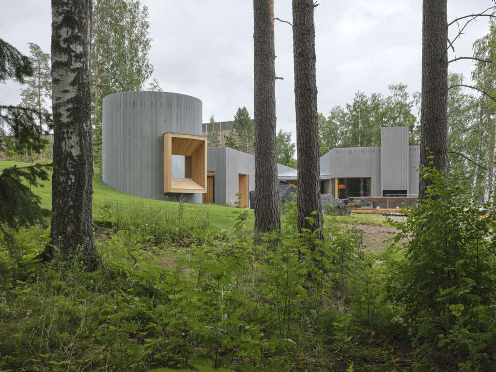 Studio Mendoza Partida dan BAX melengkapi Art-Sauna, yang ditentukan oleh kehadiran lanskap Finlandia yang konstan
