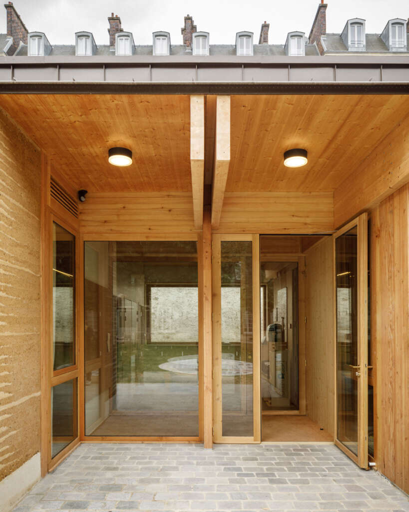24-Crib Wood dan Adobe Nursery Régis Roudil Architects