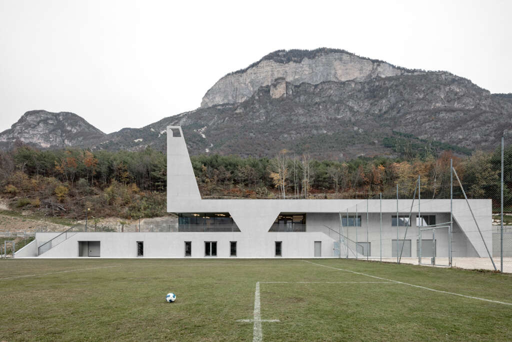 Fieldhouse adalah fasilitas olahraga transformasional di lembah lembah South Tyrol