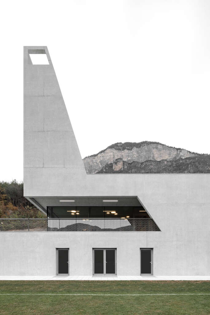 Fieldhouse Modus Architects Bozen Italy Sports and Recreation Center arsitektur desain beton
