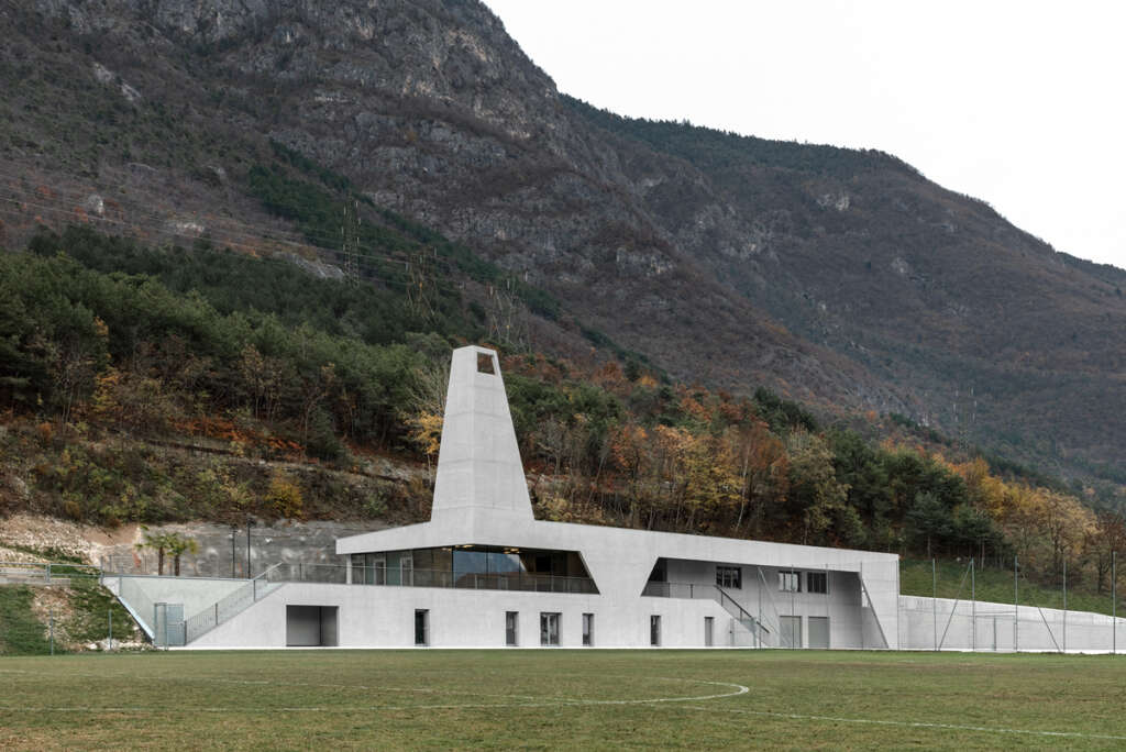 Fieldhouse Modus Architects Bozen Italy Sports and Recreation Center arsitektur desain beton