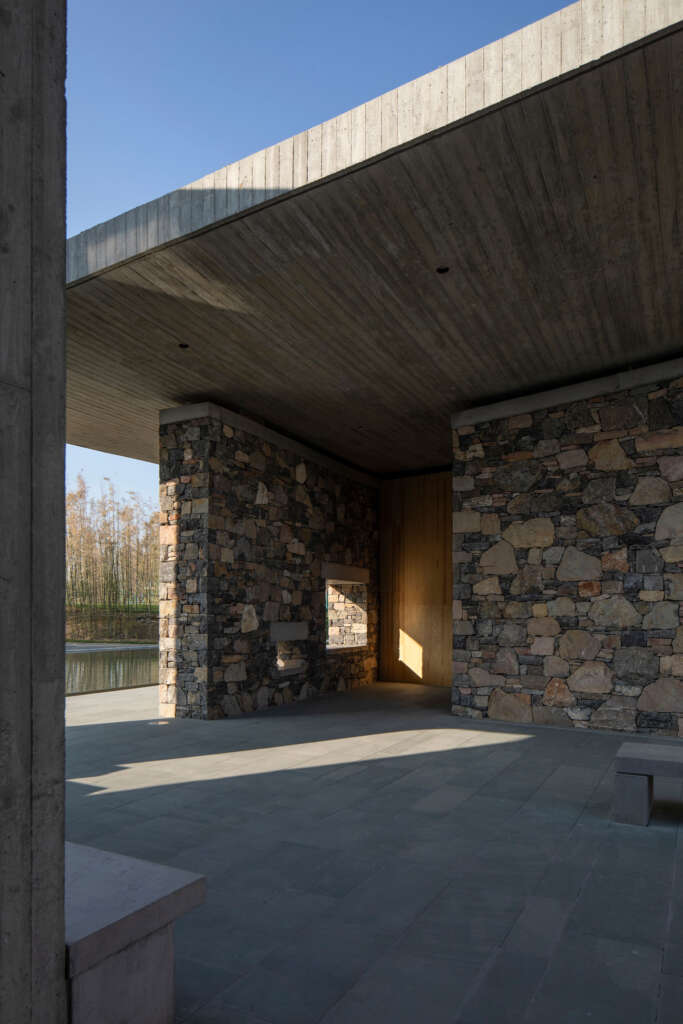Zibo OCT Art Center Studio Zhu Pei Shandong China Pintu masuk ke ruang multifungsi