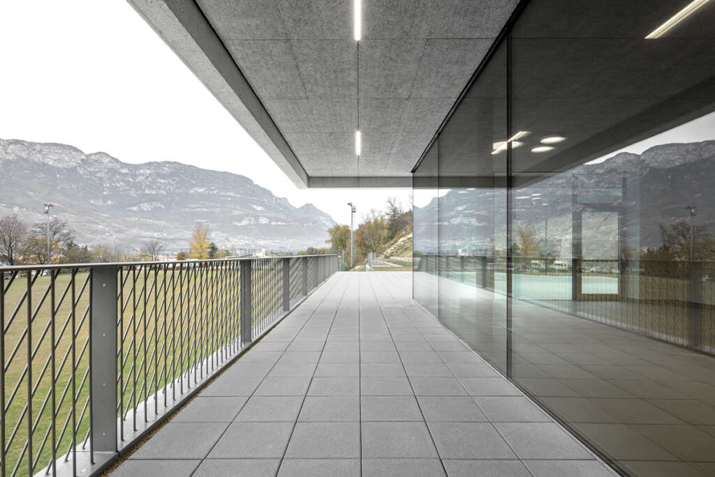 Fieldhouse Modus Architects Bozen Italy Sports and Recreation Center arsitektur desain beton