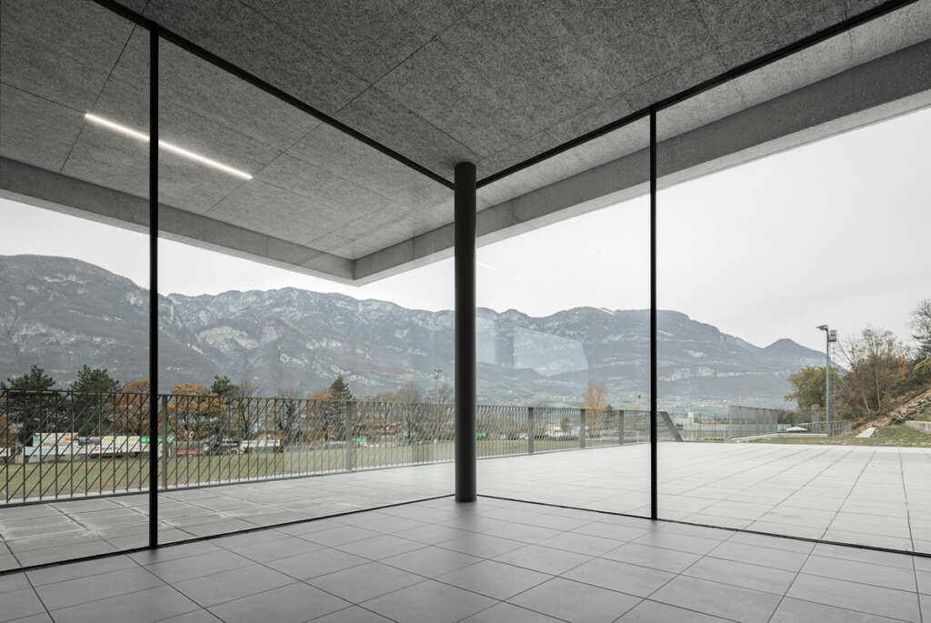 Fieldhouse Modus Architects Bozen Italy Sports and Recreation Center arsitektur desain beton