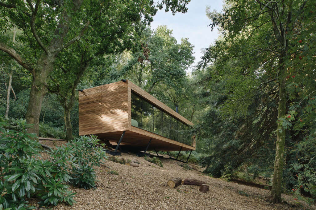 Melarikan diri ke retret hutan di East Sussex oleh Michael Kendrick Architects