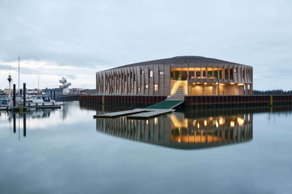Pusat maritim baru Esbjerg dibuka untuk umum: tengara baru yang menerangi pantai barat Denmark