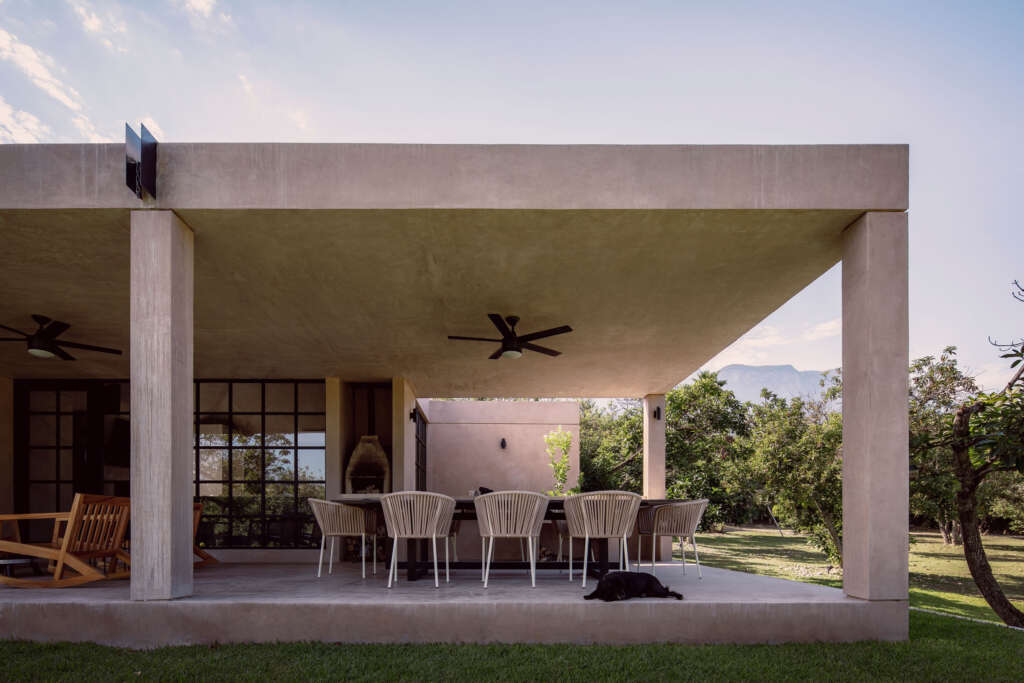 El Aguacate David Martínez Ramos Praktek Arsitektur off grid house design El Barrial Nuevo León Mexico