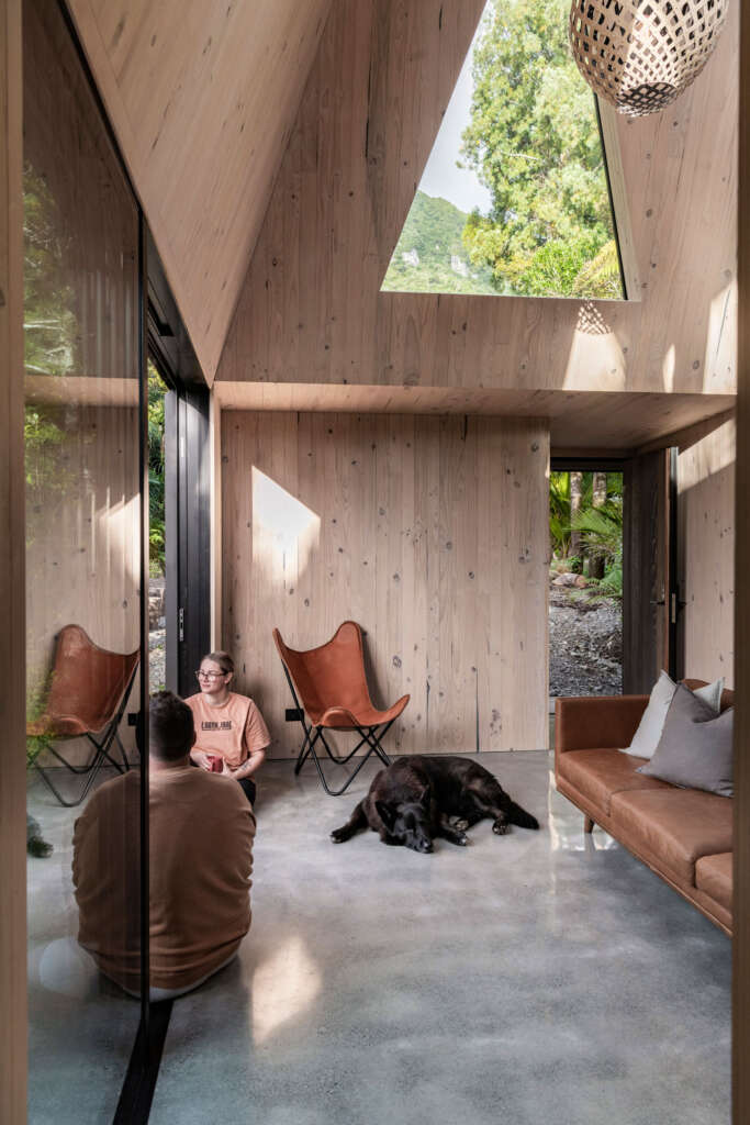 BIV Punakaiki Fabric Architecture Desain Kayu Massal Selandia Baru