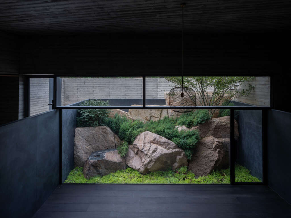 Biara Atas di Aranya Golden Mountain Atelier Deshaus Laowa Village Luanping Chengde Provinsi Hebei Desain arsitektur Cina Taman ruang tulis