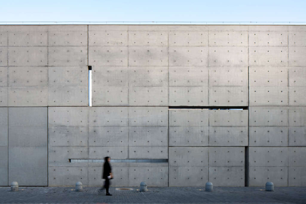 798CUBE Art Museum Studio Zhu Pei Cultural Concrete Canopy Beijing China Architecture Design Detail dinding beton