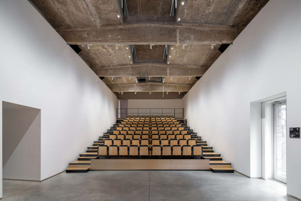 798CUBE Art Museum Studio Zhu Pei Cultural Concrete Canopy Aula Kuliah Desain Arsitektur Cina Beijing
