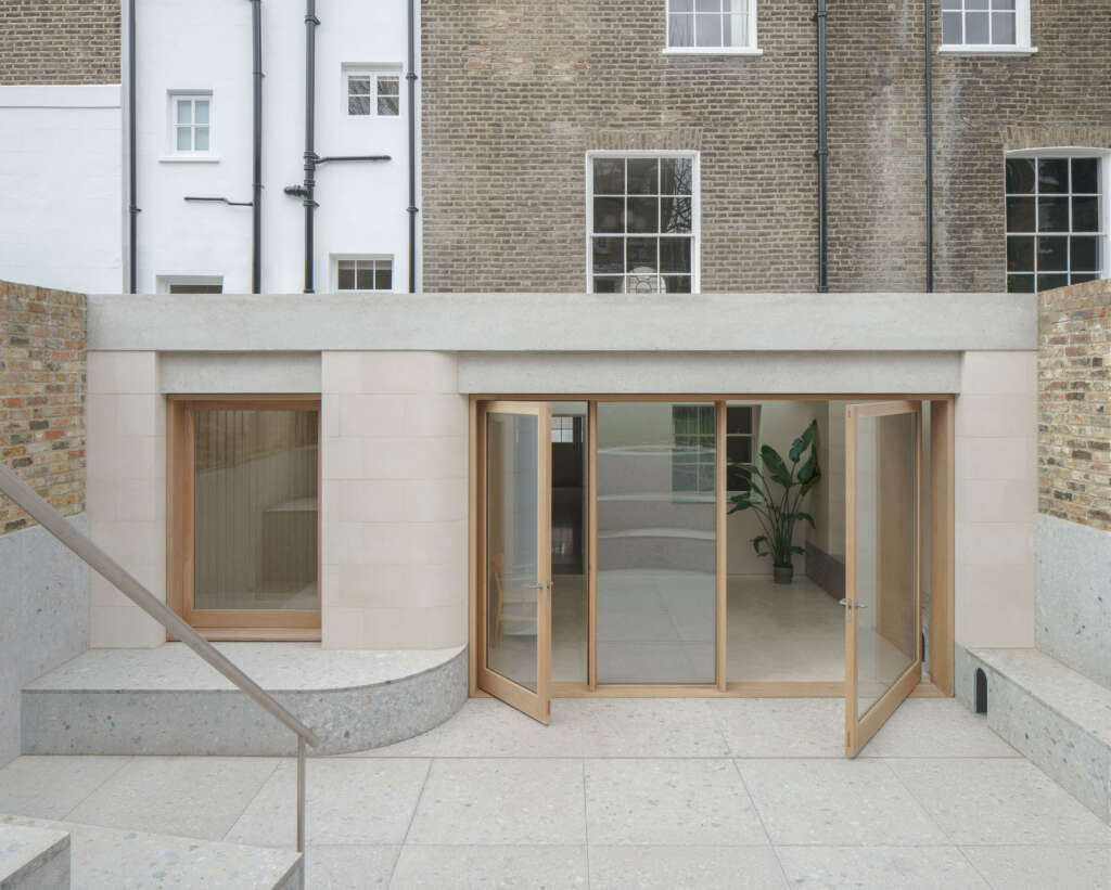 Architecture for London menyelesaikan pemugaran dan perluasan vila terdaftar Grade II di Islington, London