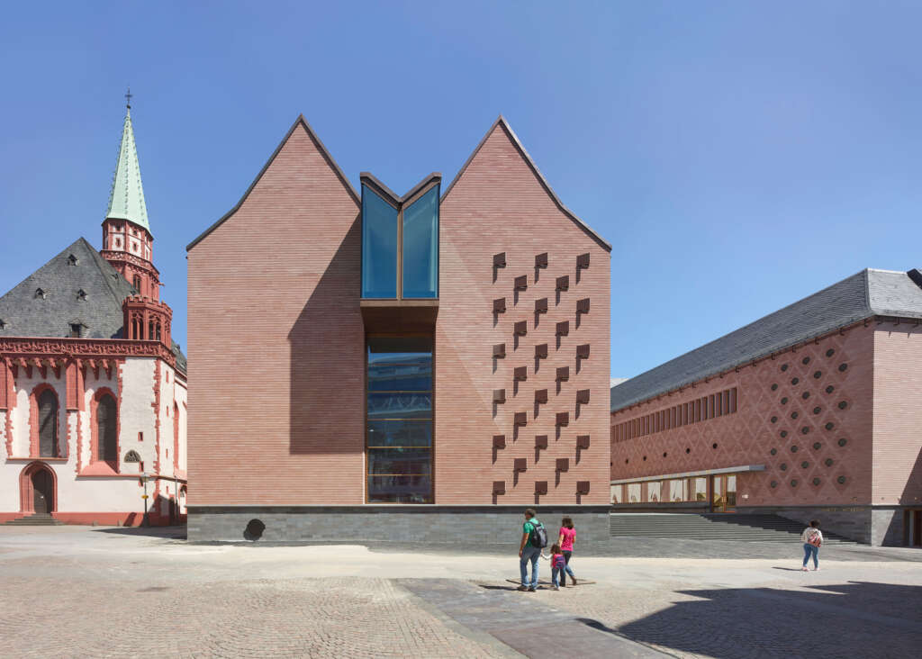 Lederer Ragnarsdóttir Oei Architekten mendesain rumah baru untuk The Historical Museum di Frankfurt