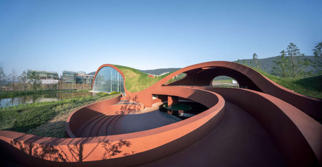 Change Architects merancang pusat budaya yang terinspirasi oleh topografi regionalnya