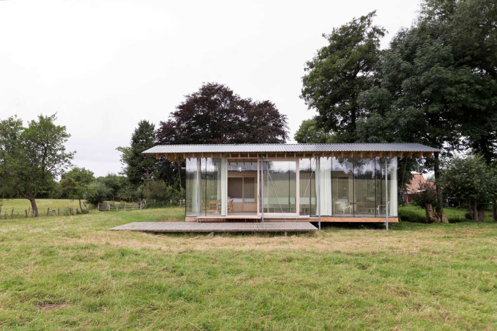 holiday house Hof Ahmen Atelier Sunder-Plassmann Cabin Berlin Germany Glass House Design Architecture