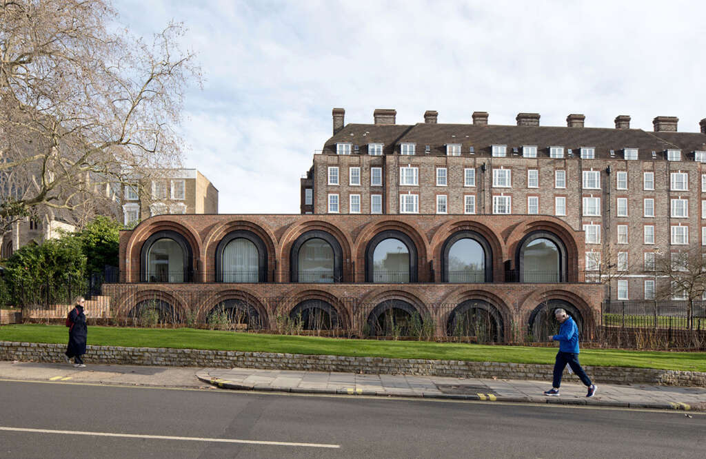 The Arches adalah sekumpulan rumah kota bertingkat yang terletak di kawasan konservasi Dartmouth Park di barat laut London