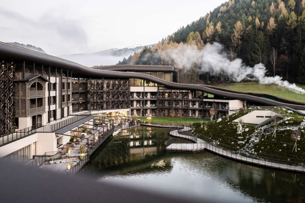 Falkensteiner Family Resort Lido noa* jaringan arsitektur Pustertal Valley South Tyrol Italy Design
