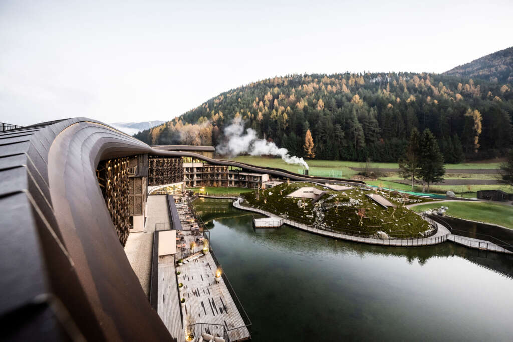 Falkensteiner Family Resort Lido noa* jaringan arsitektur Pustertal Valley South Tyrol Italy Design Roof