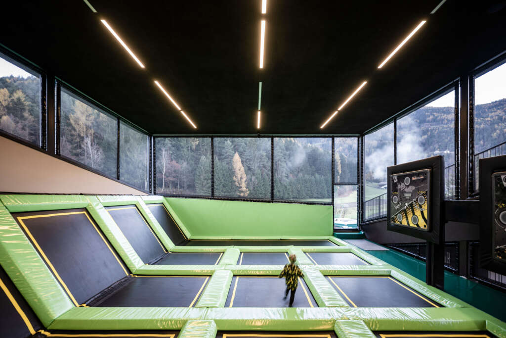 Falkensteiner Family Resort Lido noa* jaringan arsitektur Pustertal Valley South Tyrol Italy Design Trampoline