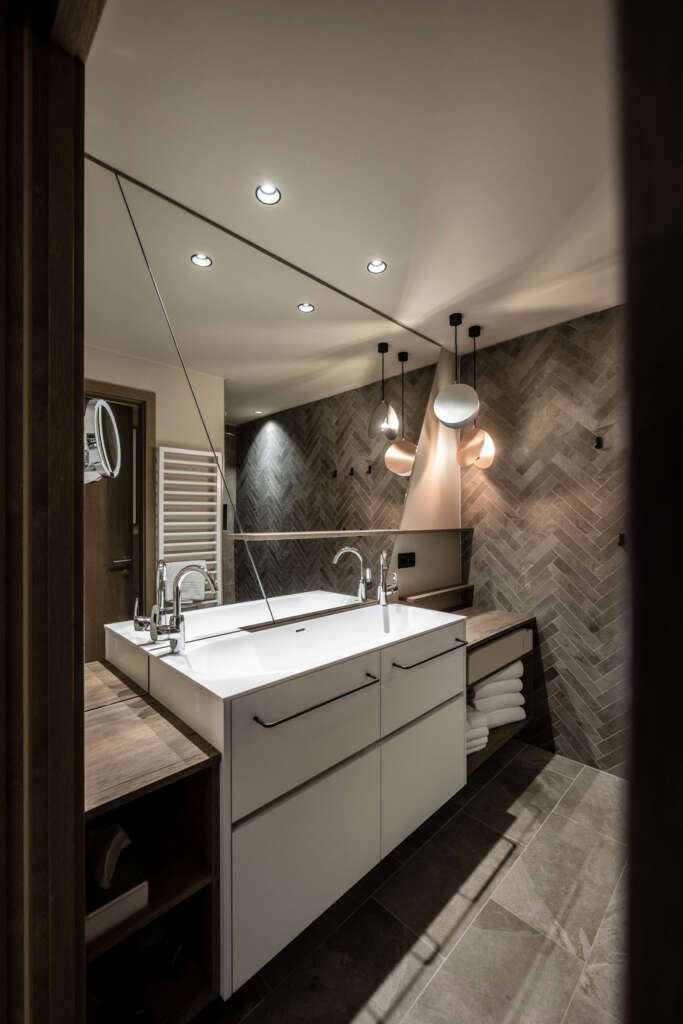 Falkensteiner Family Resort Lido noa* jaringan arsitektur Pustertal Valley South Tyrol Italy Design Bathroom