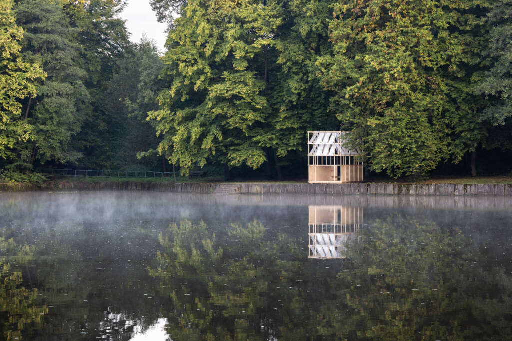 Paviliun Rumah Teh ini membawa pengunjung lebih dekat ke reservoir air alami di Republik Ceko