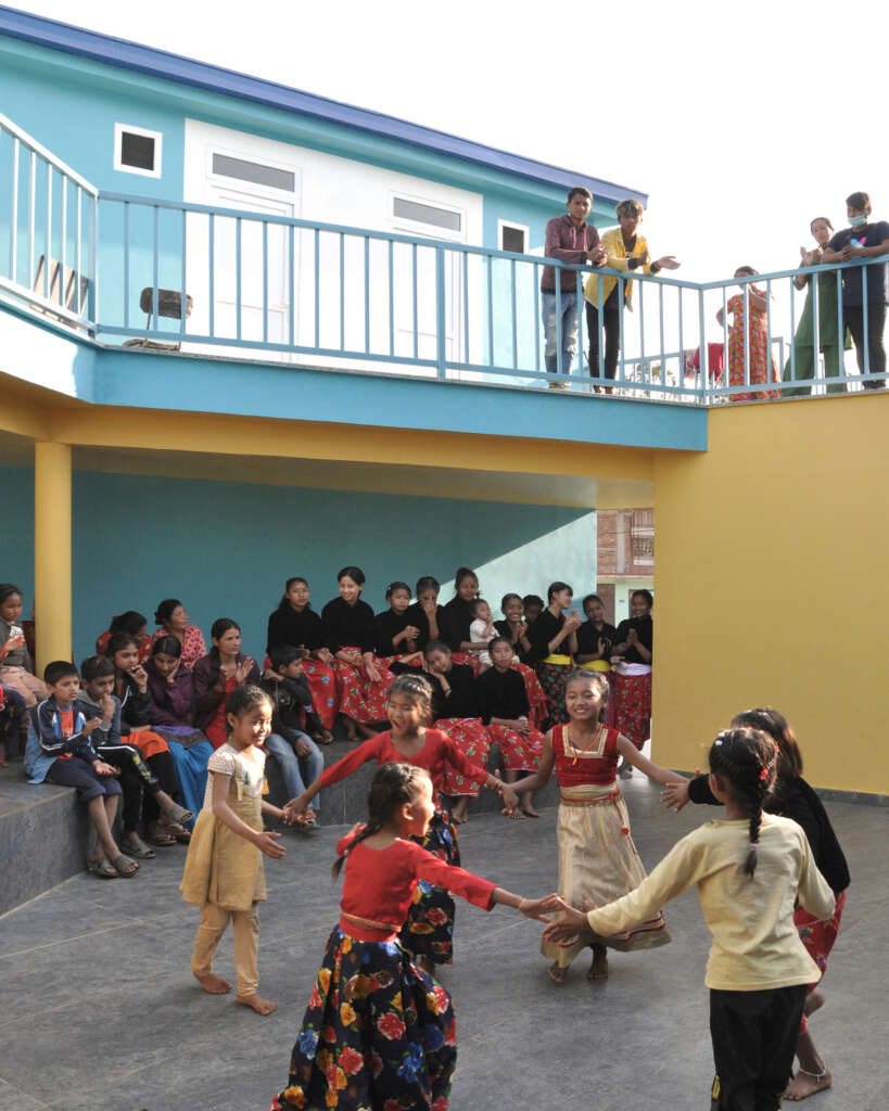 Studio Sekolah Pembangunan Sosial berardi miglio Bodgaun Nepal Blue Design