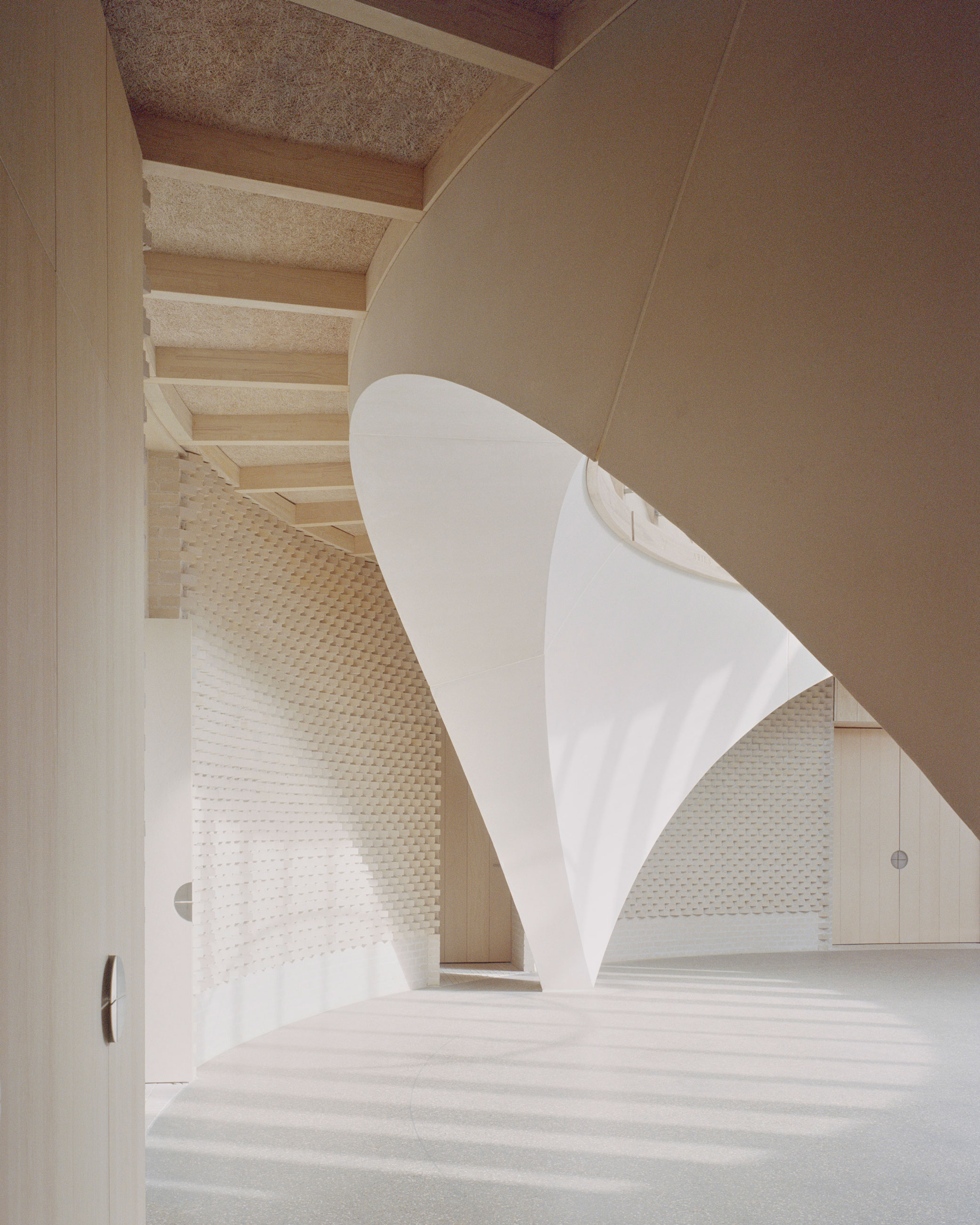 Kompleks Kuil di Pedesaan Hampshire James Gorst Arsitek Rake Hampshire Inggris Desain Arsitektur Kayu Rory Gardiner