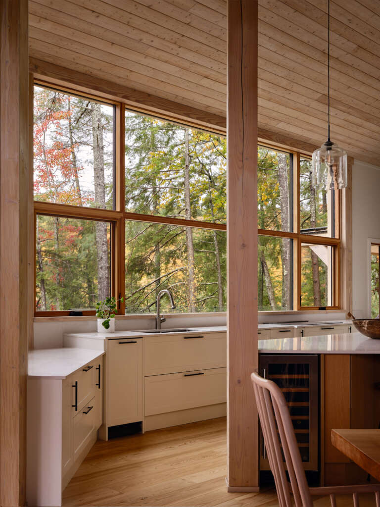 Algonquin Highlands Island Cottage BLDG Lokakarya Desain Arsitektur Ontario Kanada