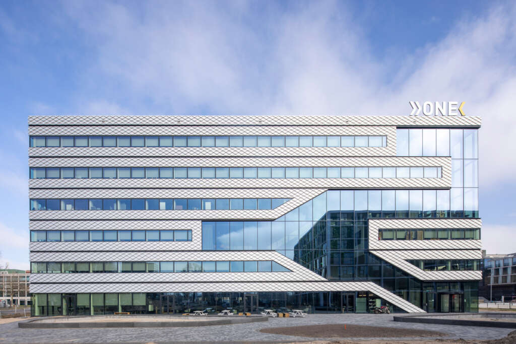 Dirancang untuk dibongkar: MVRDV melengkapi Matrix ONE, sebuah kantor dan laboratorium dengan ruang sosial eksperimental
