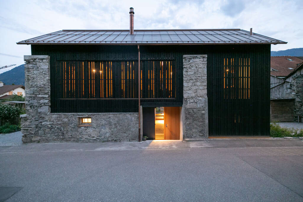 Hof & Hist Modunita architects sa Felsberg Switzerland House Design