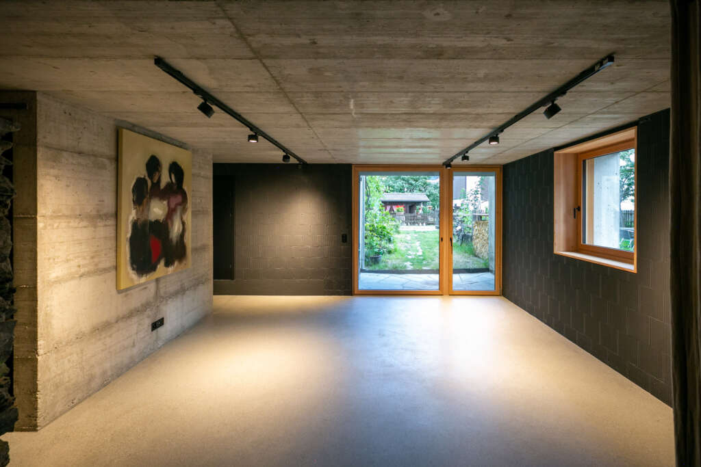 Hof & Hist Modunita architects sa Felsberg Switzerland House Design